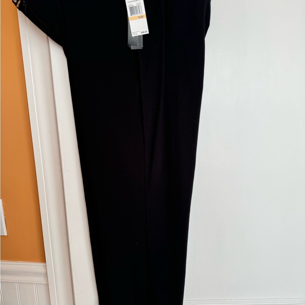 Black pants for the plus size
Great stretchy material